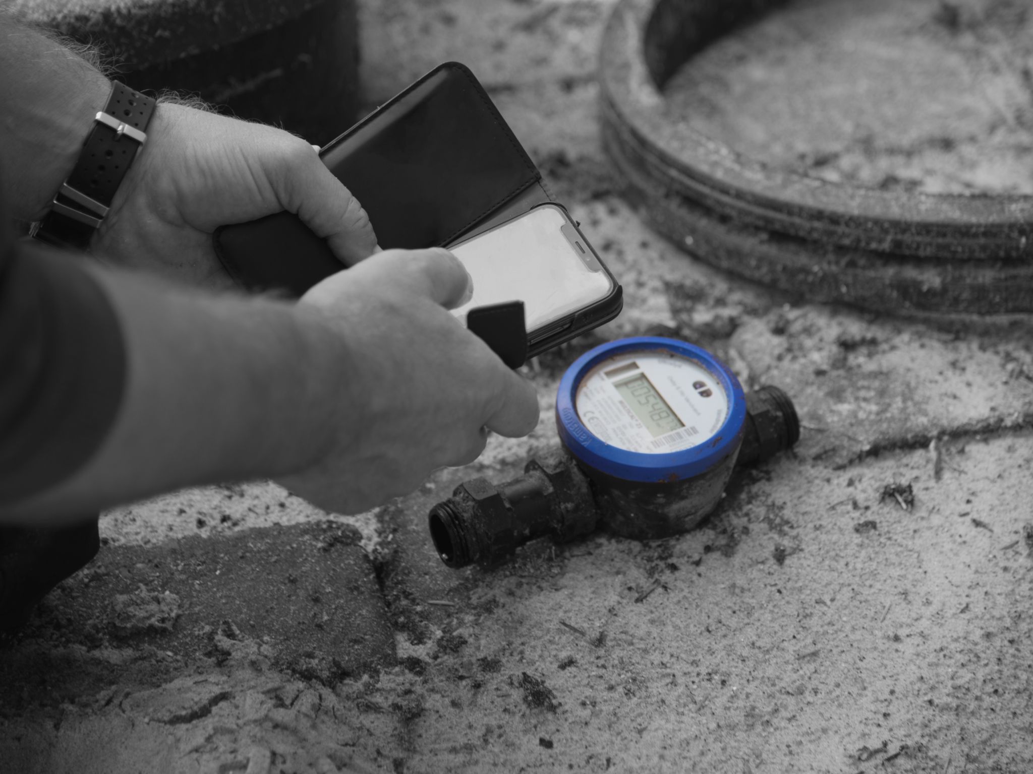 Image of a phone showing meter replacement interface.